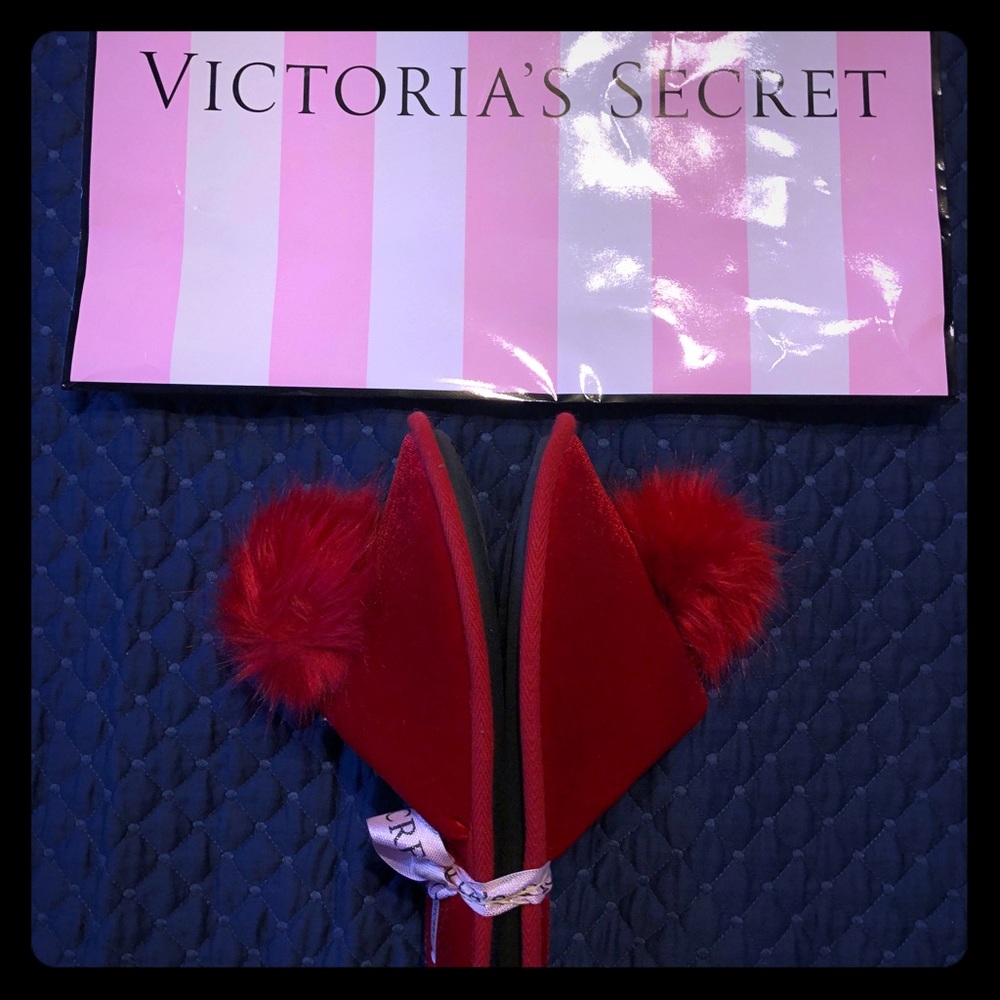 NWT Victoria secret red slippers size m 7/8